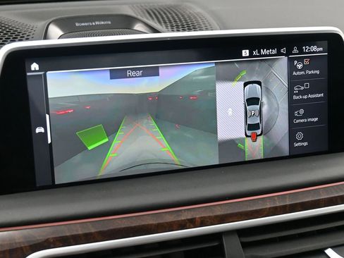 Used 2022 BMW 750i xDrive w/ Executive Package image 22