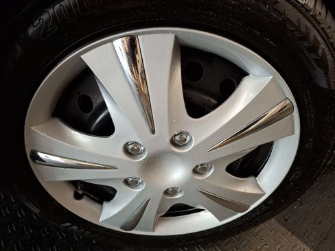 Used 2018 Toyota Corolla LE FWD image 4