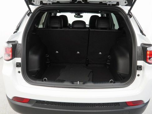 New 2026 Jeep Compass Latitude image 30