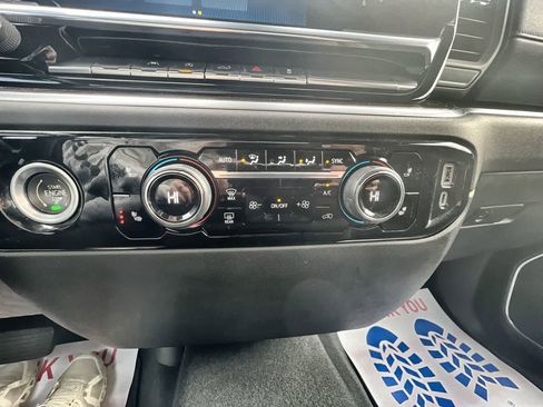 Used 2023 Chevrolet Silverado 1500 LT image 17