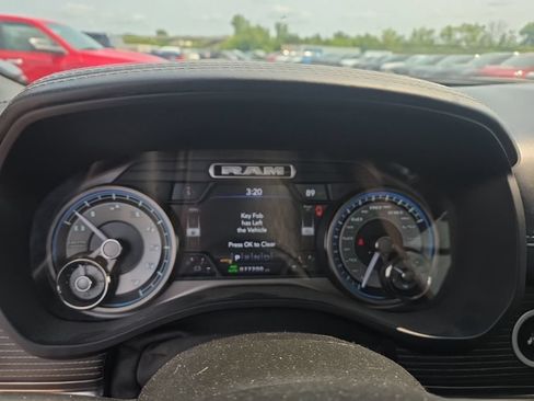 Used 2021 RAM 1500 Limited AWD/4WD image 12
