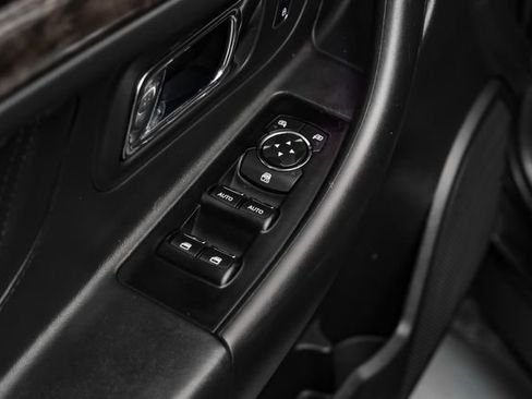 Used 2015 Ford Taurus Limited FWD image 37