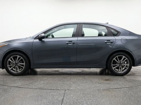 Used 2024 Kia Forte LXS FWD image 5