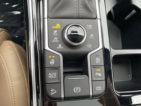 New 2026 Kia Sorento SX Prestige w/ Olive Brown Leather Package image 23