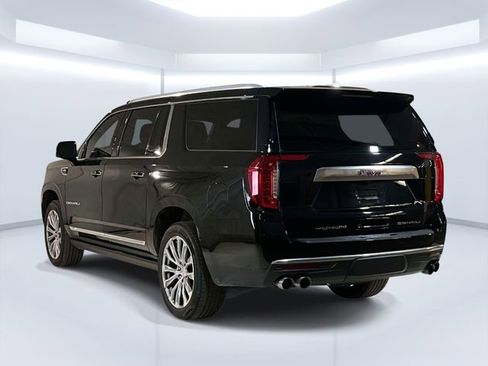 Used 2022 GMC Yukon XL Denali w/ Denali Ultimate Package AWD/4WD image 7