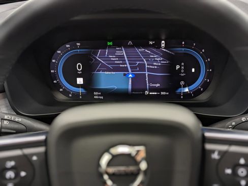 Used 2024 Volvo XC40 B5 Core image 27