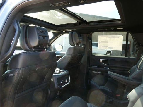New 2027 Ford Expedition Platinum w/ Stealth Performance Package AWD/4WD image 18