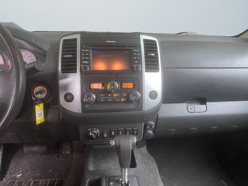 Used 2017 Nissan Frontier PRO-4X image 12