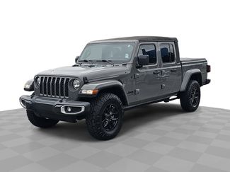 Used 2022 Jeep Gladiator Sport image 1
