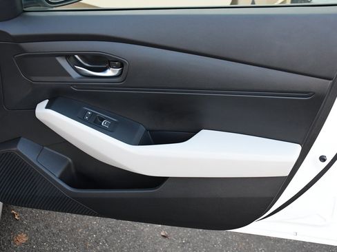 Used 2025 Honda Accord LX image 19