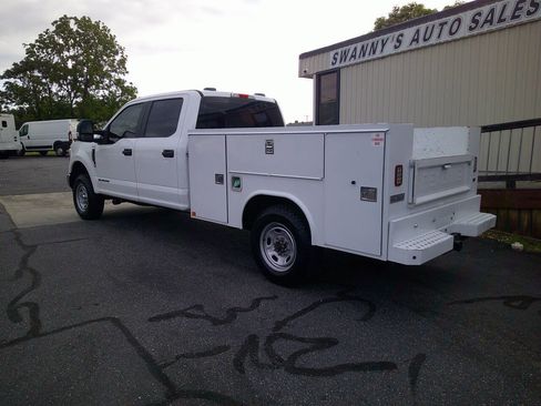 Used 2022 Ford F250 XL w/ Power Equipment Group image 4