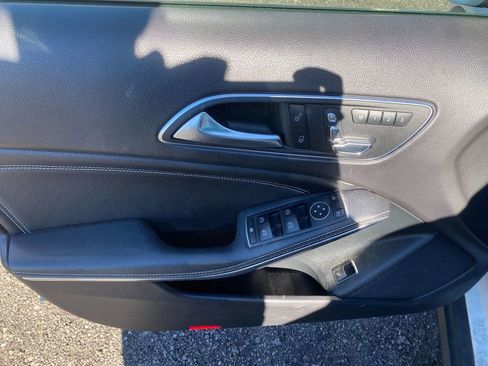 Used 2019 Mercedes-Benz GLA 250 4MATIC image 11