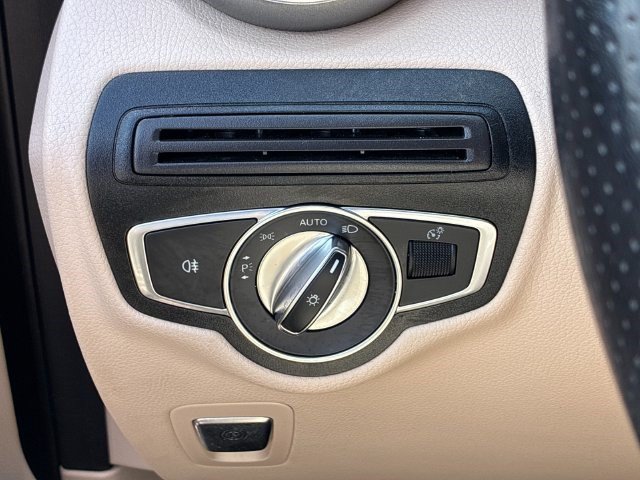 Used 2018 Mercedes-Benz GLC 300 image 28