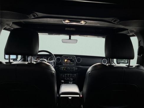 Used 2022 Jeep Wrangler Unlimited Sahara w/ LED Lighting Group image 18