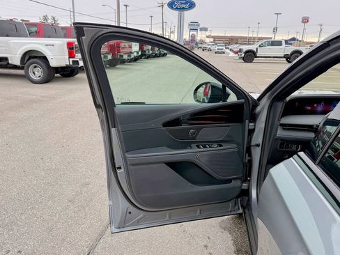 Used 2024 Lincoln Nautilus Reserve w/ Jet Appearance Package (87T) image 13