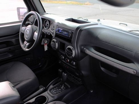 Used 2016 Jeep Wrangler Unlimited Sport image 18