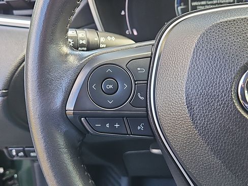 Used 2023 Toyota Corolla Cross XLE image 16