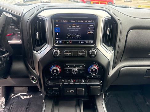 Used 2020 Chevrolet Silverado 2500 LTZ w/ LTZ Convenience Package image 17