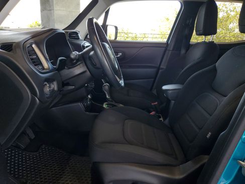 Used 2022 Jeep Renegade Latitude w/ Convenience Group AWD/4WD image 18