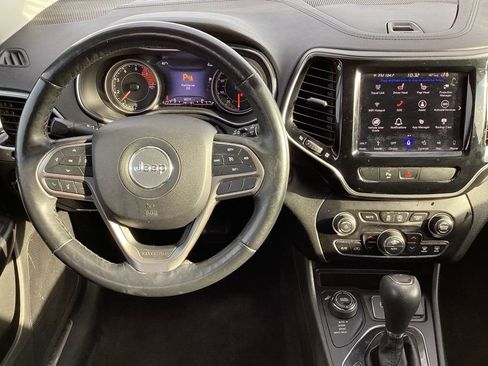 Used 2019 Jeep Cherokee Limited image 47