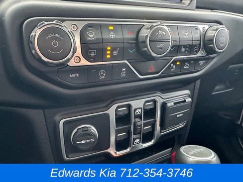 Used 2021 Jeep Gladiator Overland image 29