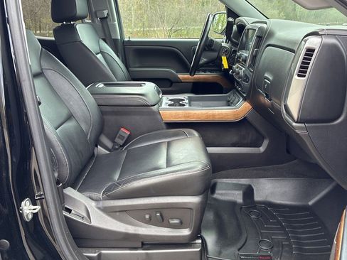 Used 2018 Chevrolet Silverado 1500 LTZ AWD/4WD image 18