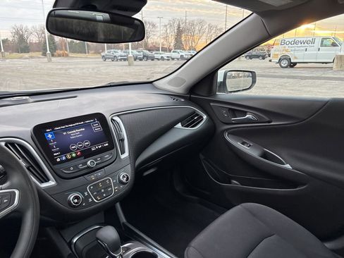 Used 2024 Chevrolet Malibu LT image 28