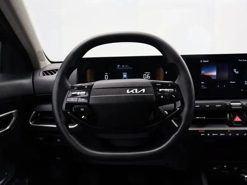 Used 2025 Kia K4 FWD image 19