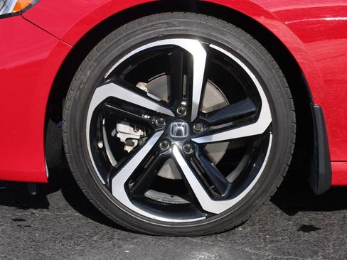 Used 2018 Honda Accord Sport image 19