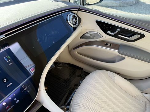 Used 2023 Mercedes-Benz EQS 580 4MATIC Sedan image 27