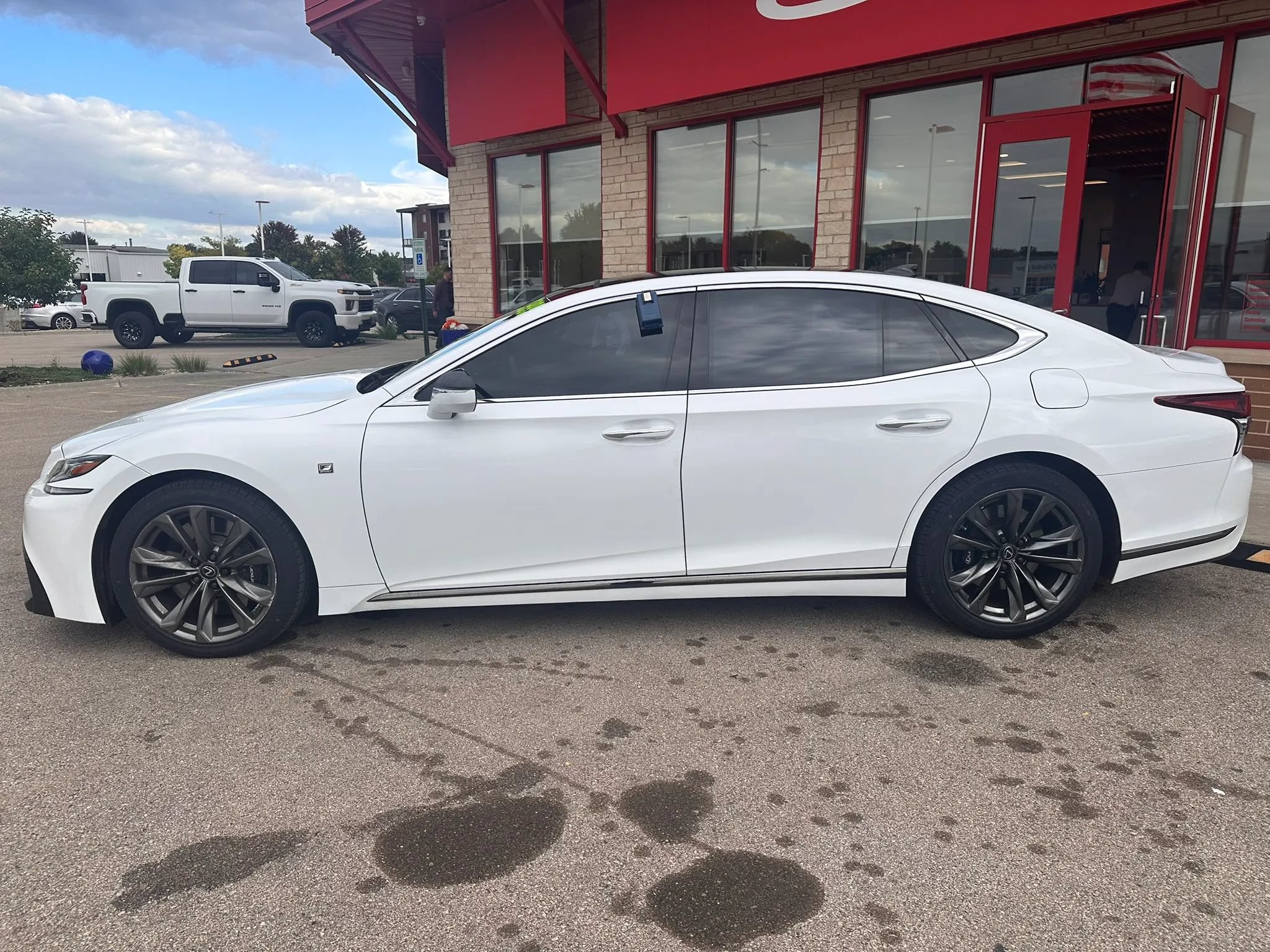 Used 2018 Lexus LS 500 F Sport w/ Accessory Package (Z1) AWD/4WD image 8