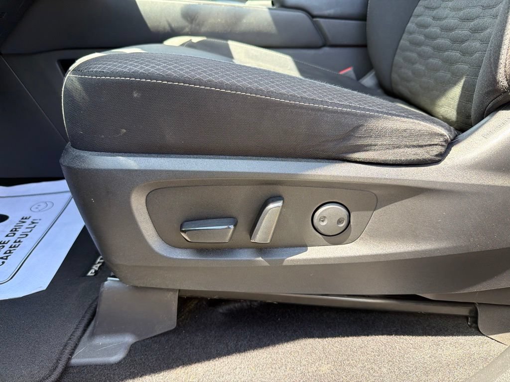 Used 2022 Nissan Pathfinder SV FWD image 11