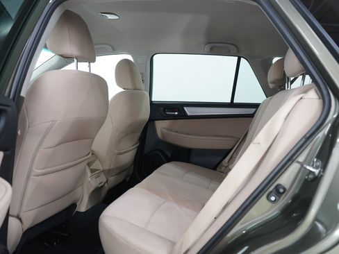 Used 2019 Subaru Outback 2.5i Premium AWD/4WD image 18