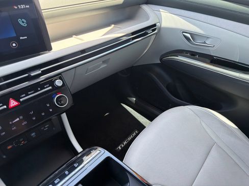 Used 2025 Hyundai Tucson Limited FWD image 31