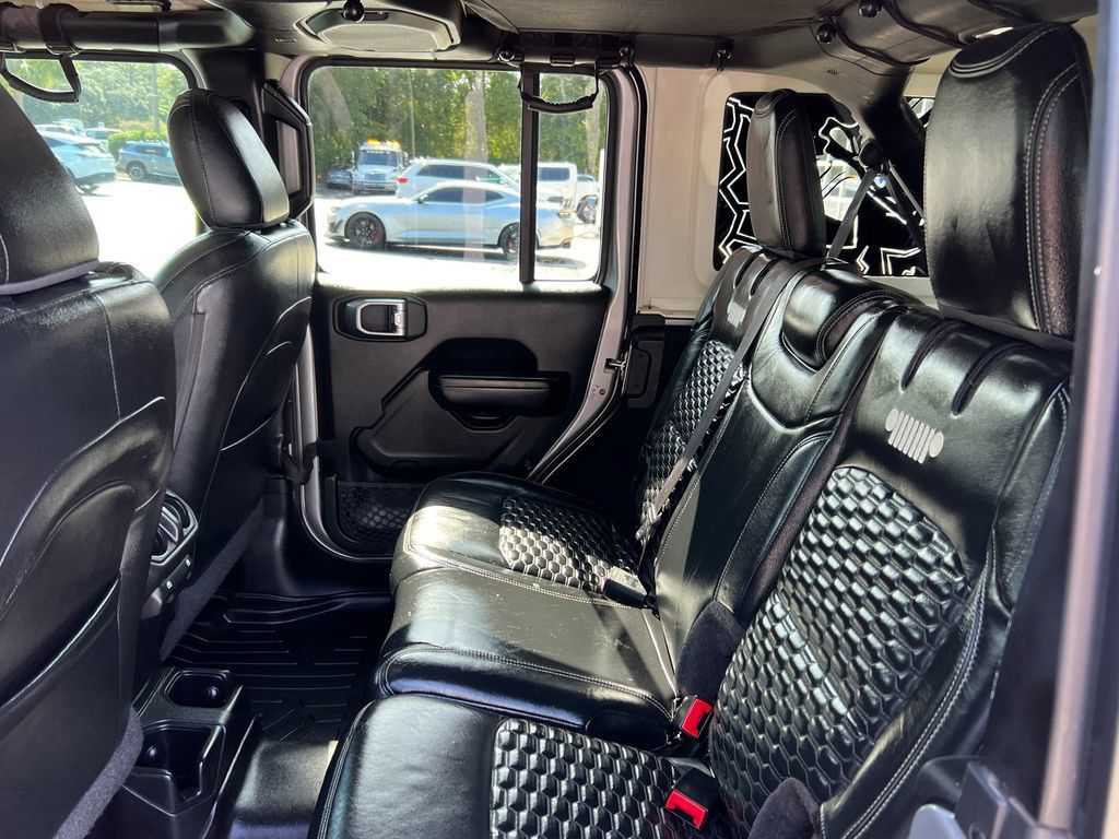 Used 2018 Jeep Wrangler Unlimited Sport S AWD/4WD image 14
