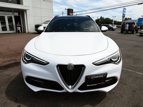 Used 2023 Alfa Romeo Stelvio Ti AWD/4WD image 2