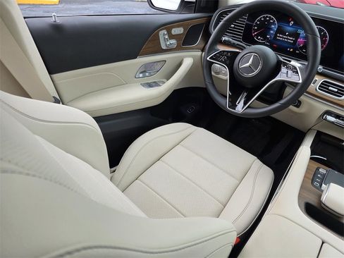 Certified 2025 Mercedes-Benz GLE 350 4MATIC image 28