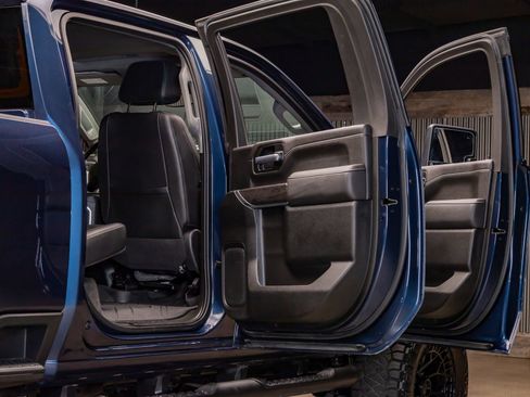 Used 2021 Chevrolet Silverado 2500 LTZ w/ LTZ Plus Package image 33