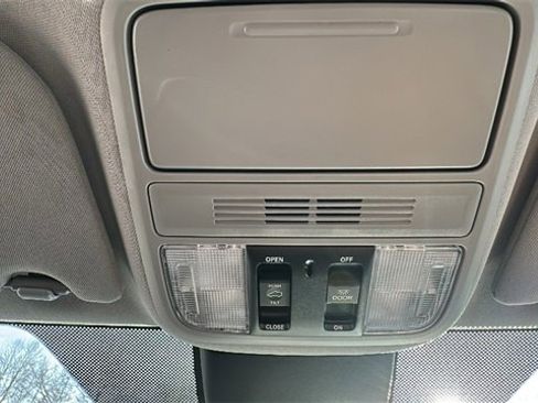 Used 2023 Honda Odyssey EX-L image 22