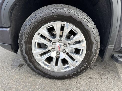 Used 2025 GMC Sierra 1500 Denali image 3