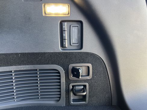 New 2026 Lincoln Aviator AWD image 32