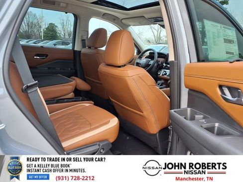 New 2026 Nissan Pathfinder Platinum AWD/4WD image 19