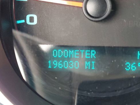 Used 2014 Chevrolet Silverado 2500 LT w/ Suspension Package, Off-Road image 17