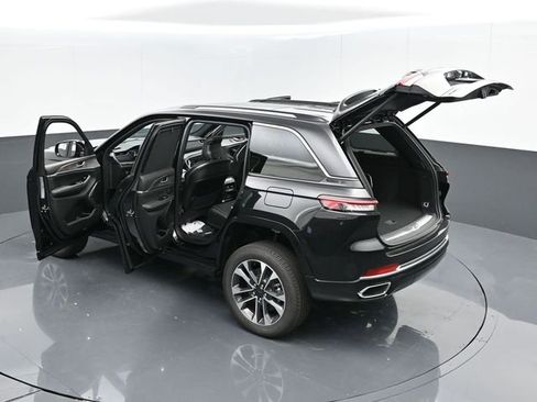 New 2024 Jeep Grand Cherokee Overland w/ Advanced Protech Group III image 54