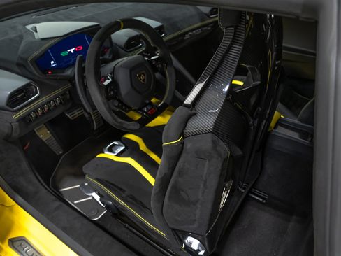 Used 2022 Lamborghini Huracan STO RWD image 61