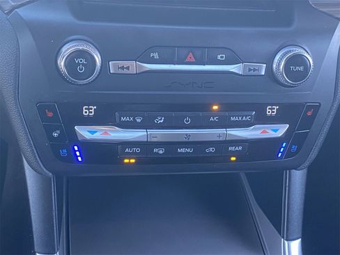 Used 2020 Ford Explorer Limited w/ Class III Trailer Tow Package image 30