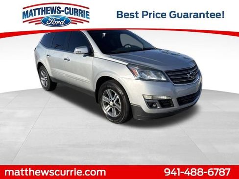 Used 2016 Chevrolet Traverse LT image 1