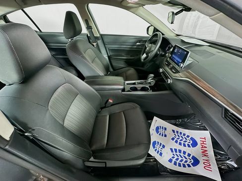 Used 2024 Nissan Altima 2.5 SV FWD image 33