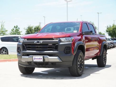 Used 2024 Chevrolet Colorado Trail Boss w/ Technology Package AWD/4WD image 3