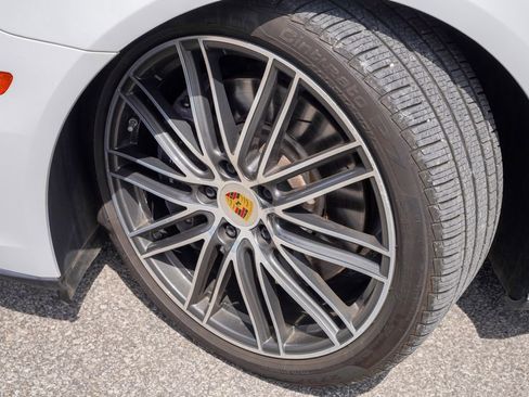 Used 2019 Porsche Panamera 4 AWD/4WD image 4